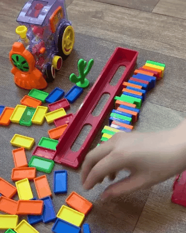 AUTOMATIC DOMINO TRAIN
